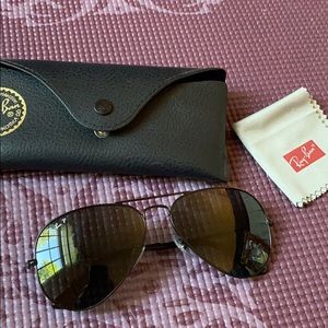 Polarized Ray Ban black aviators